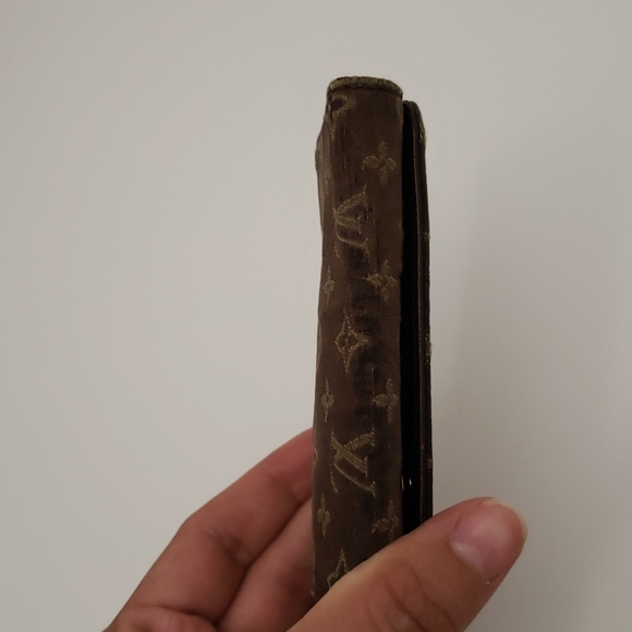 Authentic Louis Vuitton Mini Lin 4 Key Holder - Picture 12 of 12